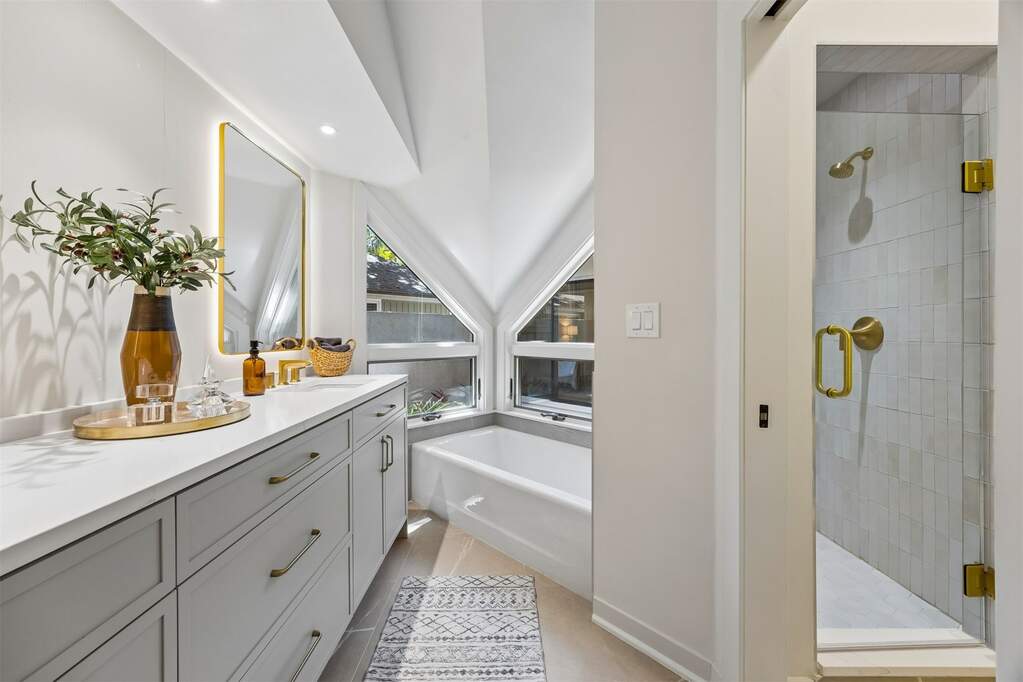 3 Bedroom Single Family Home/House's Image 39