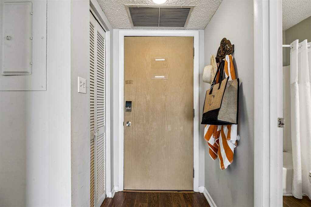 2 Bedroom Apartment/Flat's Image 6