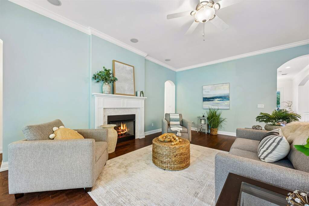 4 Bedroom Single Family Home/House's Image 4