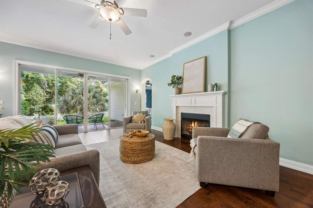 4 Bedroom Single Family Home/House's Image 5