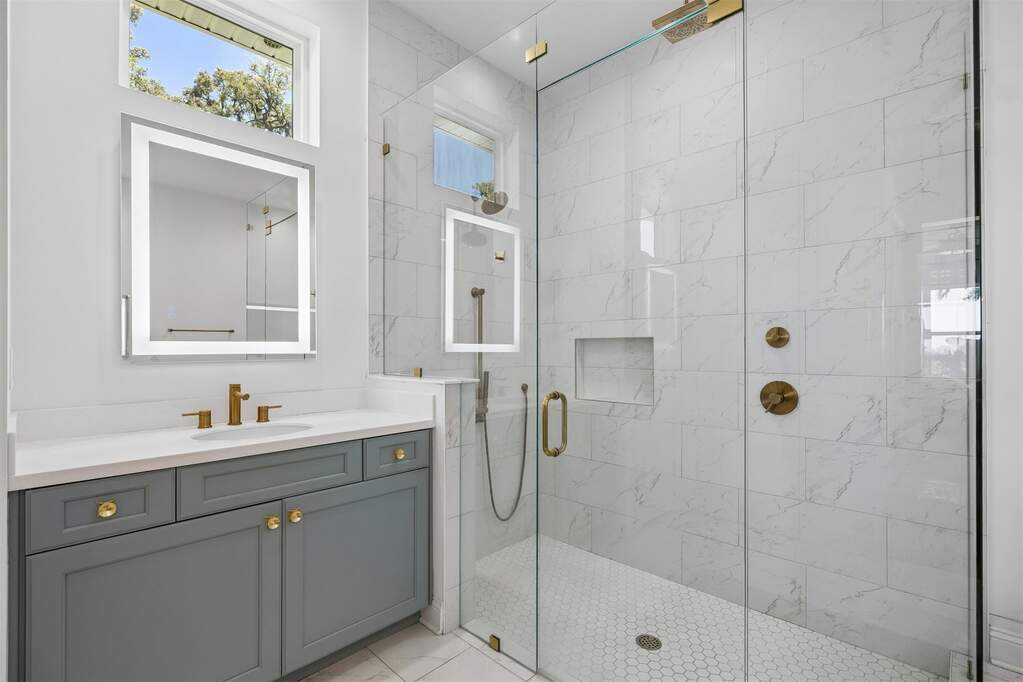 4 Bedroom Single Family Home/House's Image 22