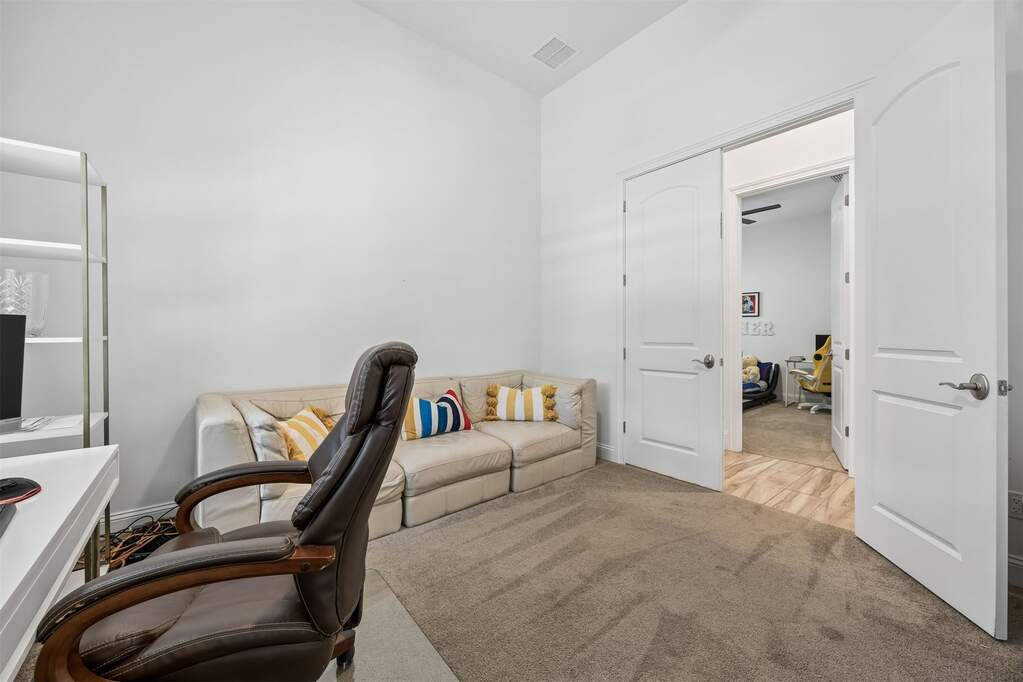 4 Bedroom Single Family Home/House's Image 28