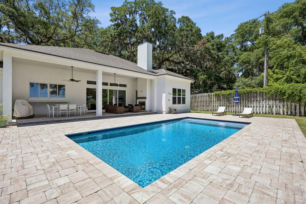 4 Bedroom Single Family Home/House's Image 43