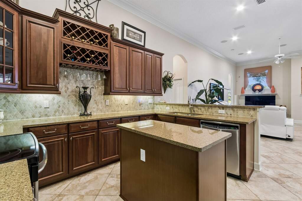 4 Bedroom Single Family Home/House's Image 9