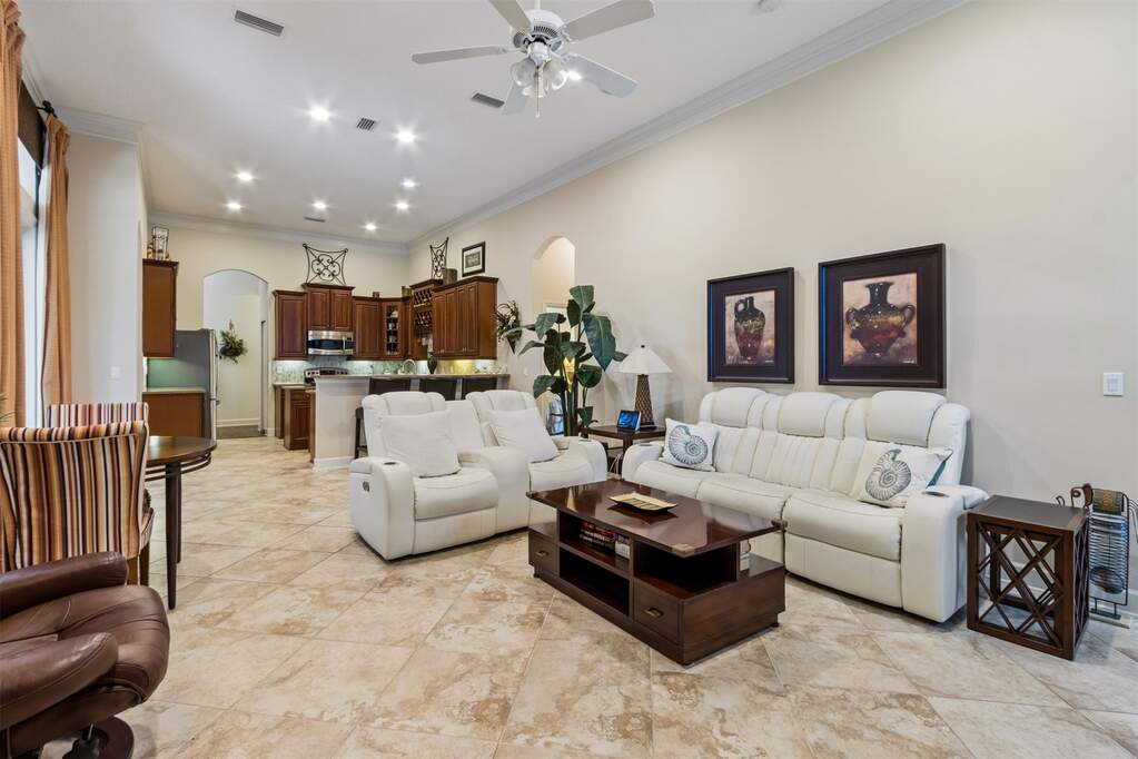 4 Bedroom Single Family Home/House's Image 12