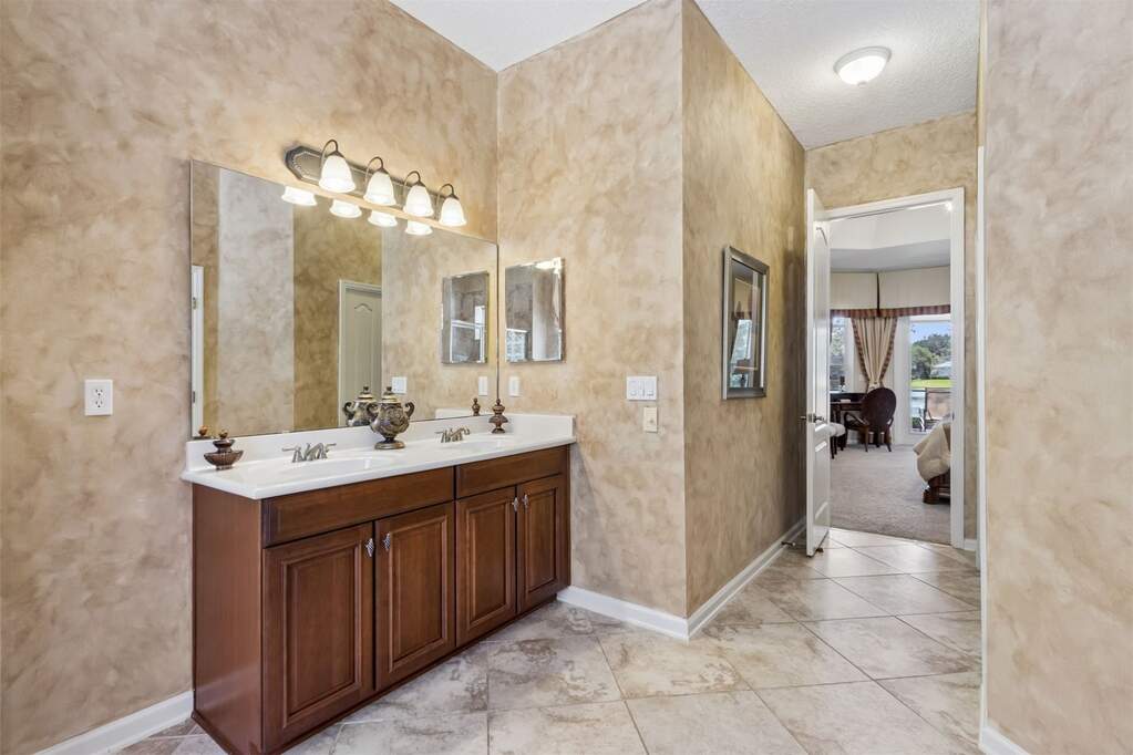 4 Bedroom Single Family Home/House's Image 19
