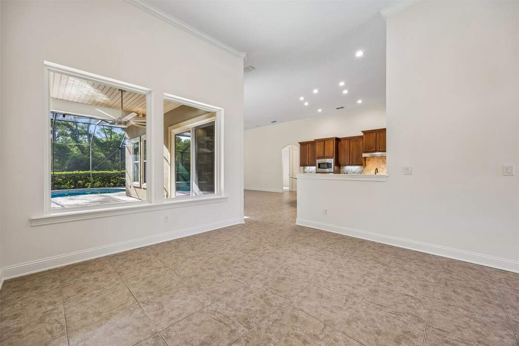 4 Bedroom Single Family Home/House's Image 7