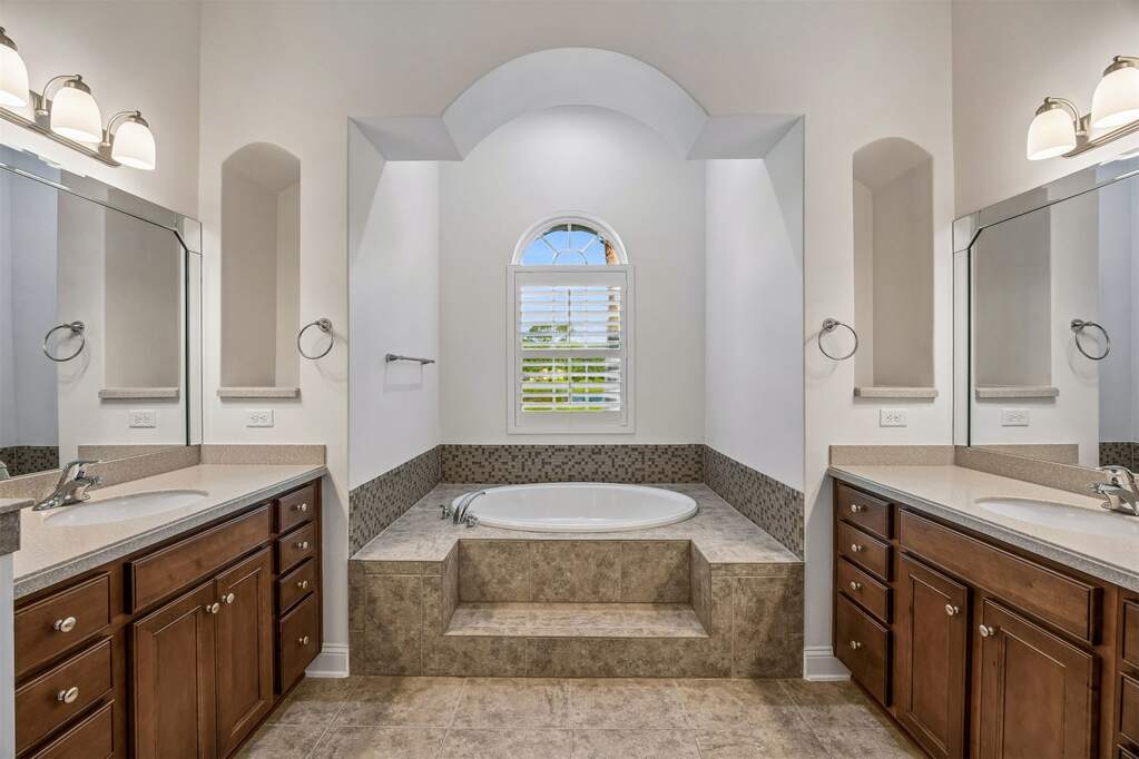 4 Bedroom Single Family Home/House's Image 17