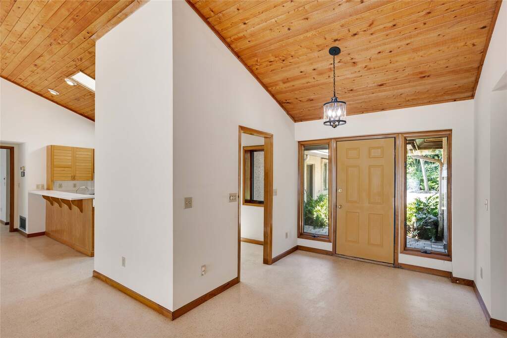 3 Bedroom Single Family Home/House's Image 7