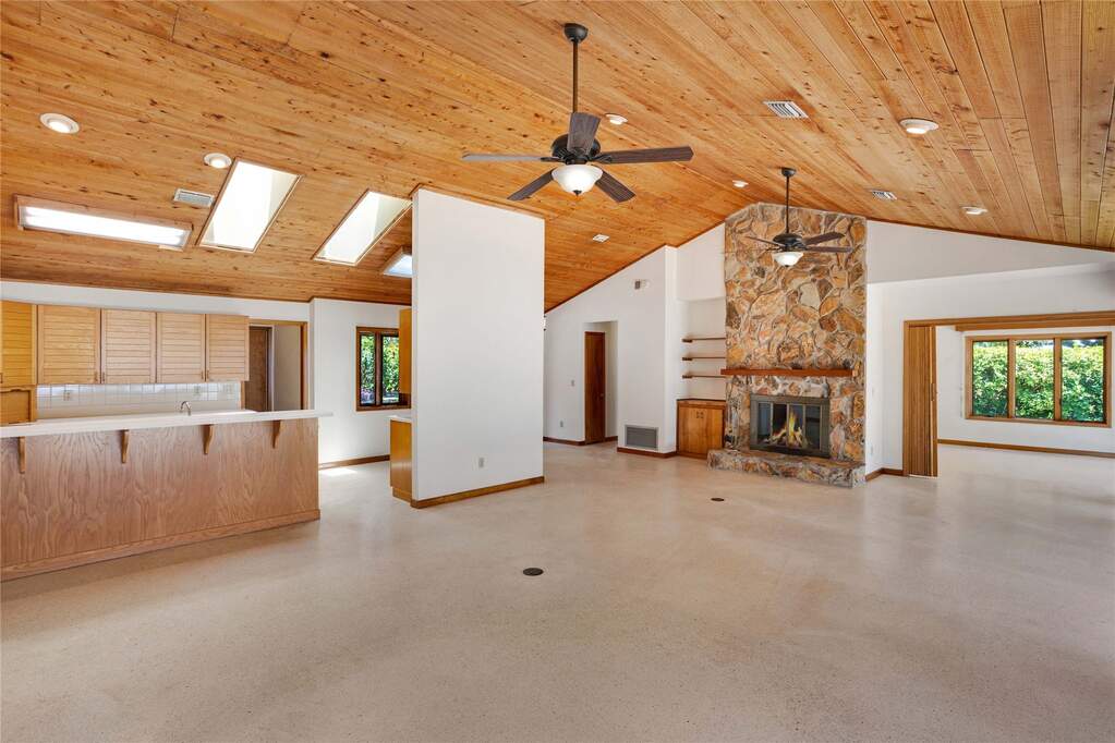 3 Bedroom Single Family Home/House's Image 11