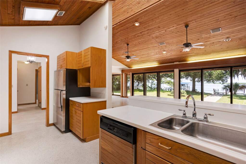 3 Bedroom Single Family Home/House's Image 12