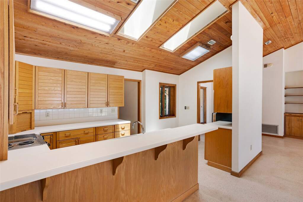 3 Bedroom Single Family Home/House's Image 13