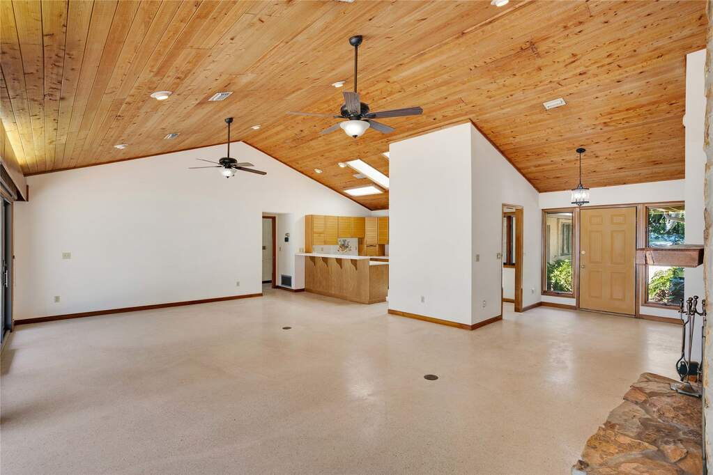 3 Bedroom Single Family Home/House's Image 6