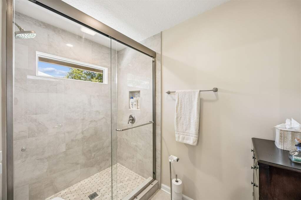 3 Bedroom Single Family Home/House's Image 36
