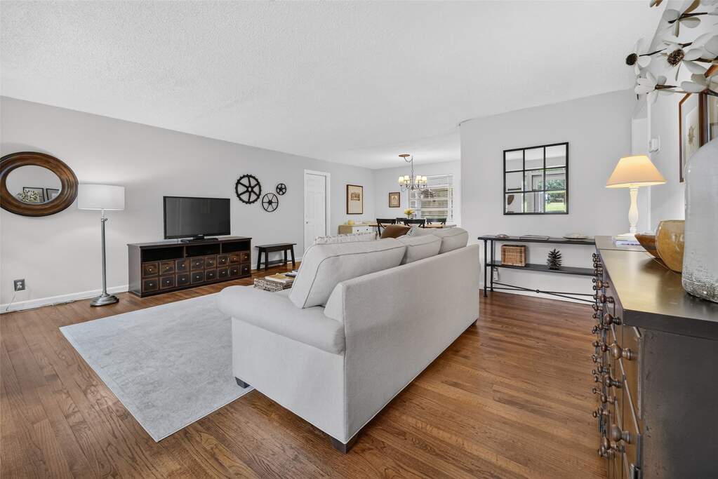 3 Bedroom Single Family Home/House's Image 8