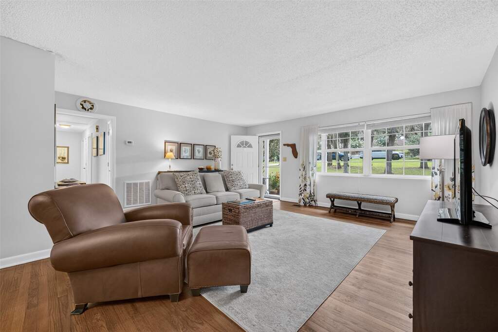 3 Bedroom Single Family Home/House's Image 11