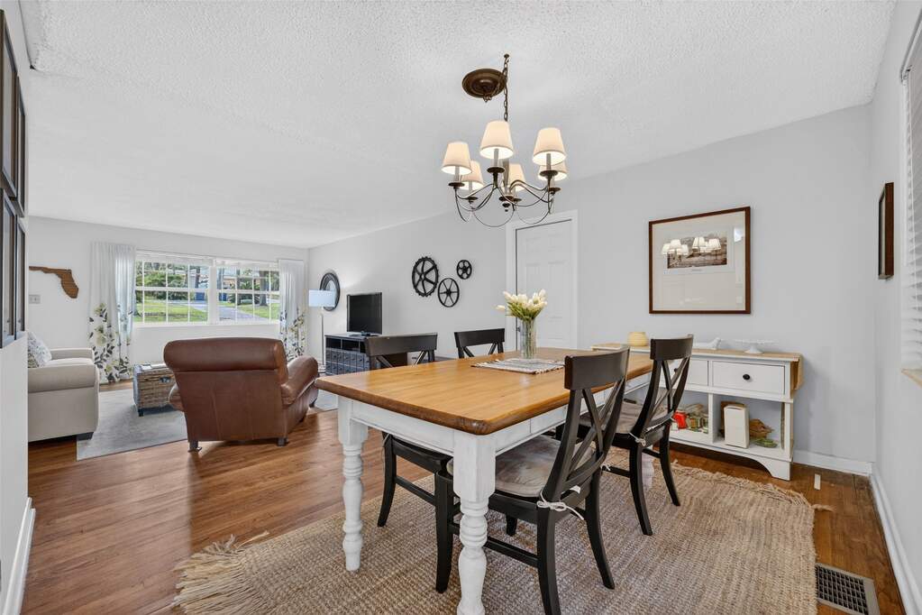 3 Bedroom Single Family Home/House's Image 14