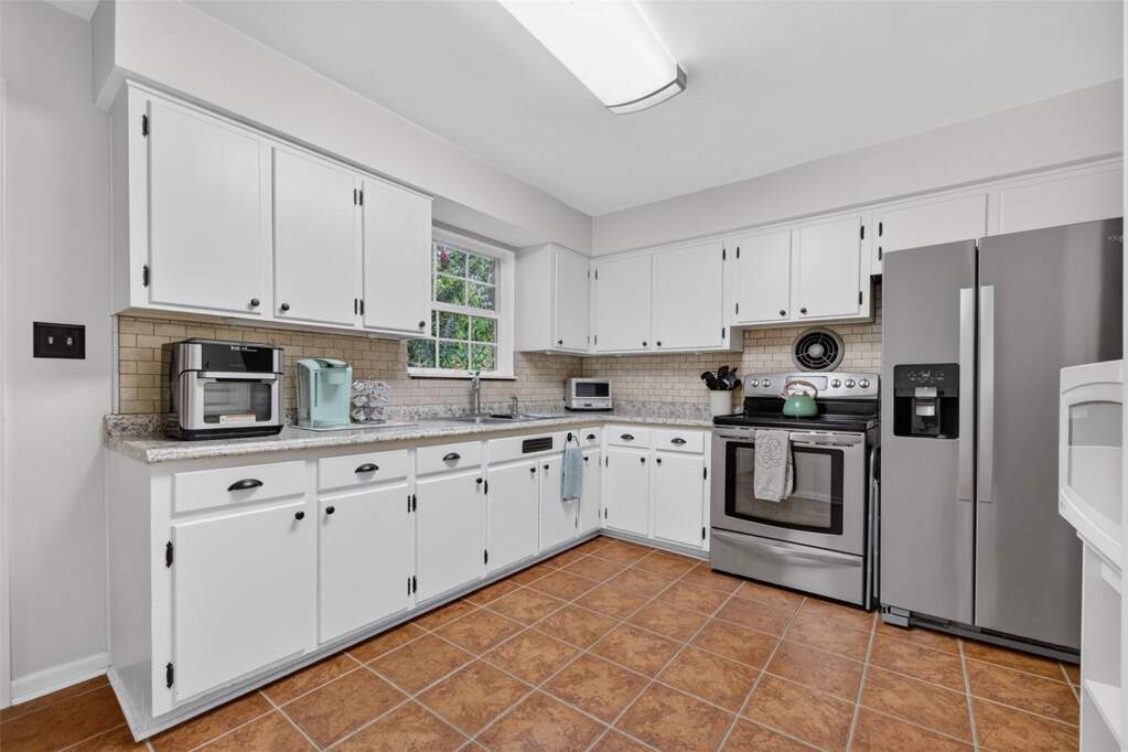 3 Bedroom Single Family Home/House's Image 16