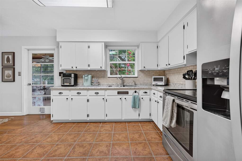 3 Bedroom Single Family Home/House's Image 17