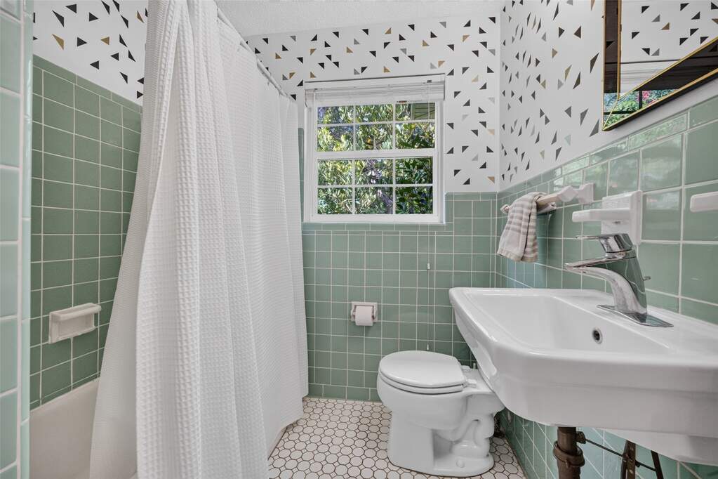 3 Bedroom Single Family Home/House's Image 22