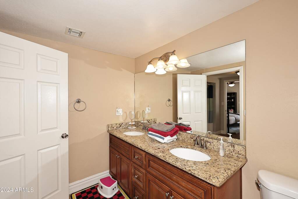 4 Bedroom Single Family Home/House's Image 30