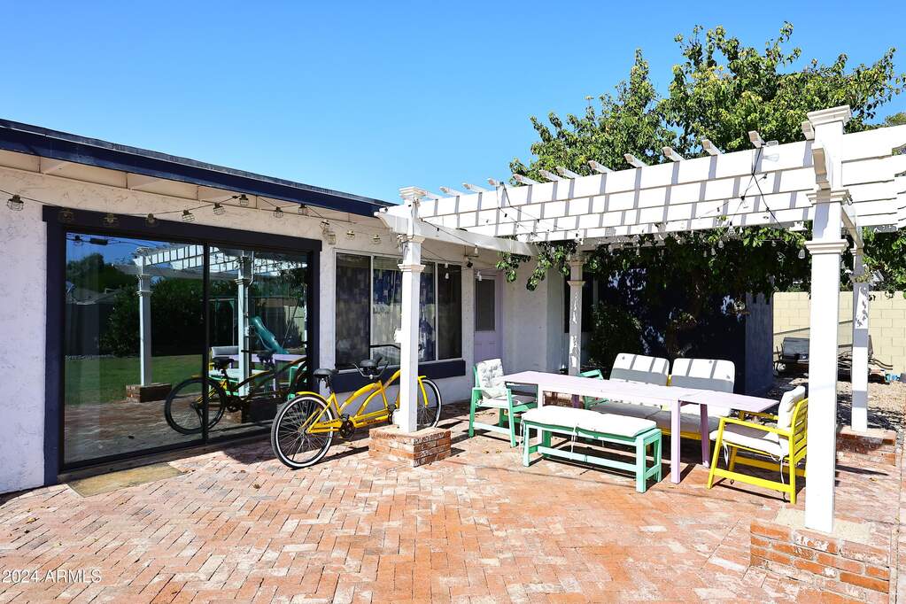 4 Bedroom Single Family Home/House's Image 36