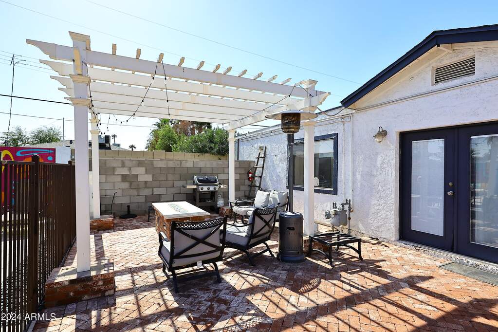 4 Bedroom Single Family Home/House's Image 37