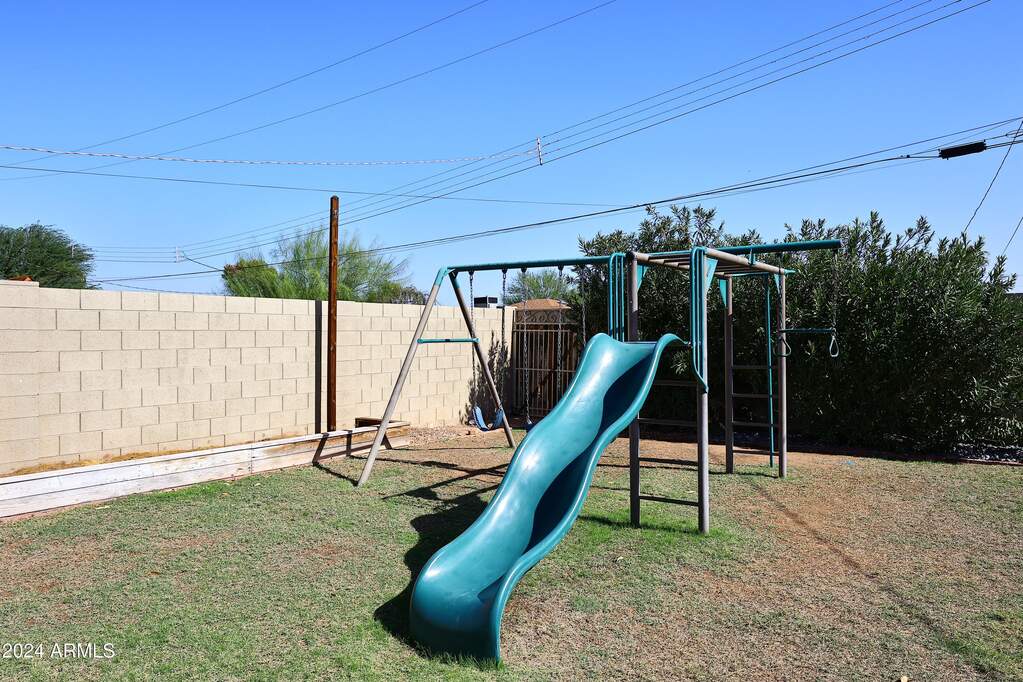 4 Bedroom Single Family Home/House's Image 43