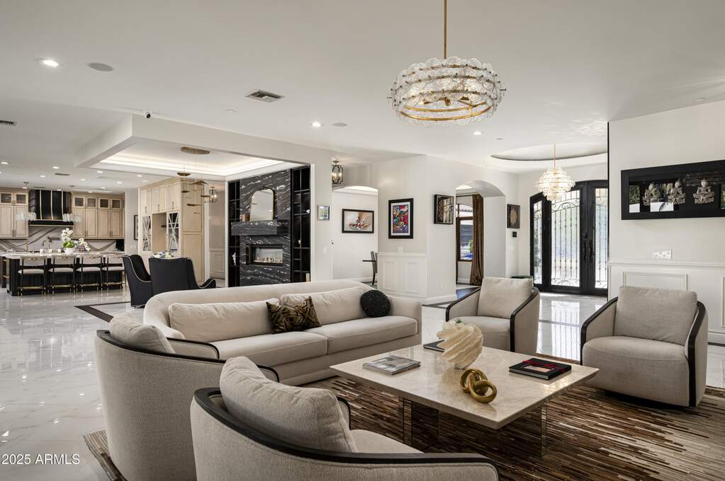 5 Bedroom Single Family Home/House's Image 7