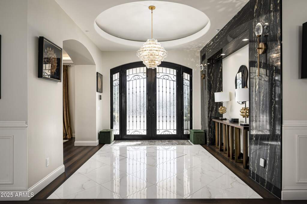 5 Bedroom Single Family Home/House's Image 9