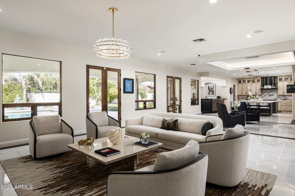 5 Bedroom Single Family Home/House's Image 10