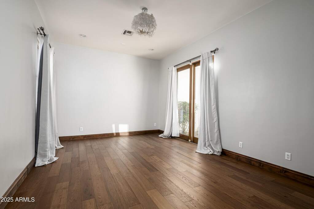 5 Bedroom Single Family Home/House's Image 29