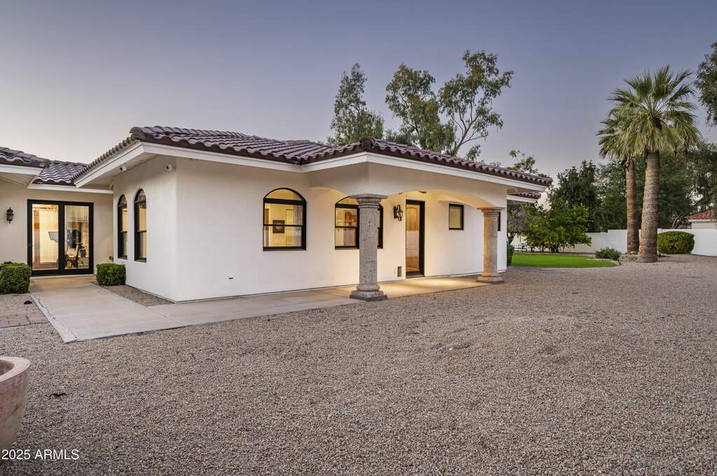 5 Bedroom Single Family Home/House's Image 33