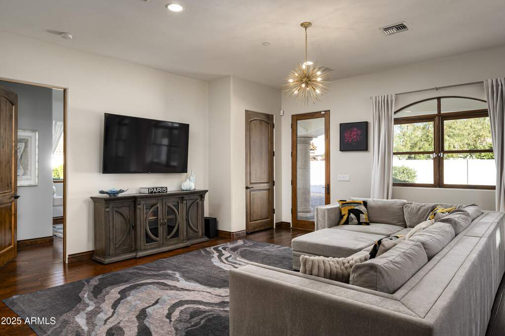 5 Bedroom Single Family Home/House's Image 35