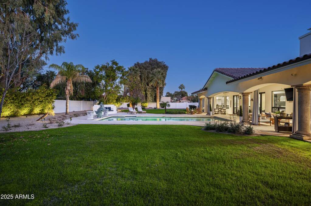 5 Bedroom Single Family Home/House's Image 40