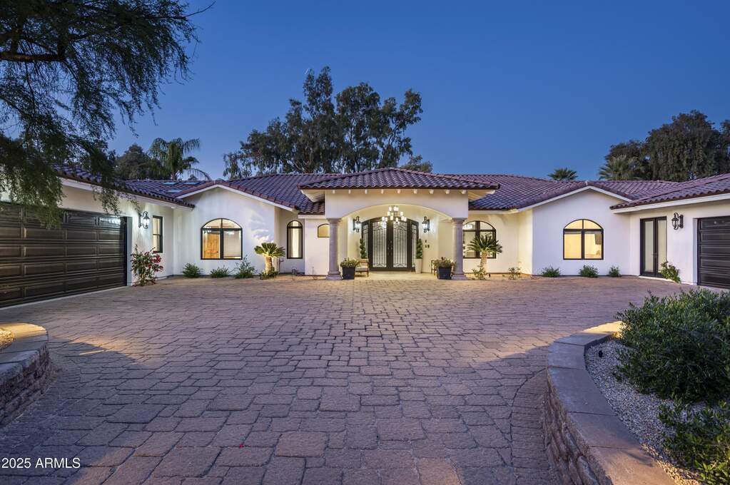 5 Bedroom Single Family Home/House's Image 5