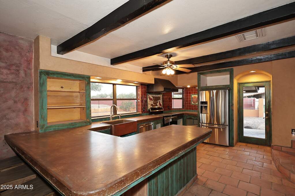 5 Bedroom Single Family Home/House's Image 11