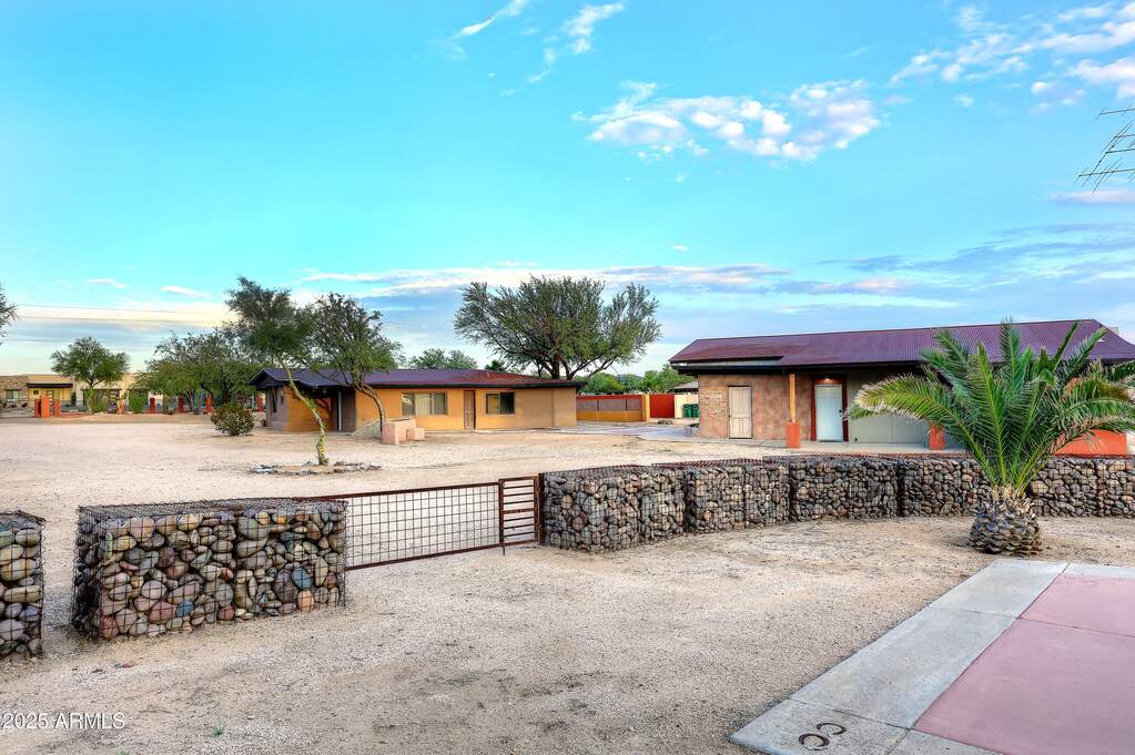 5 Bedroom Single Family Home/House's Image 17