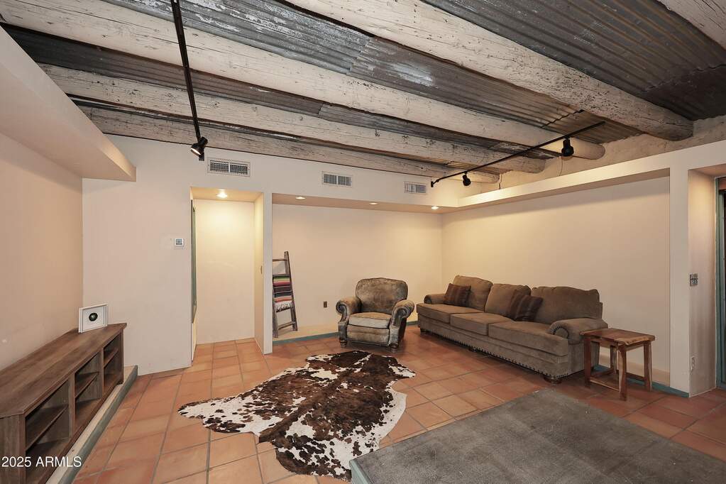 5 Bedroom Single Family Home/House's Image 30