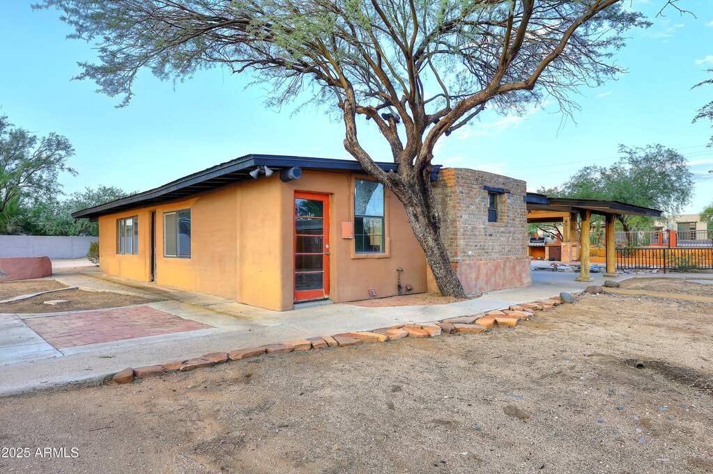 5 Bedroom Single Family Home/House's Image 33
