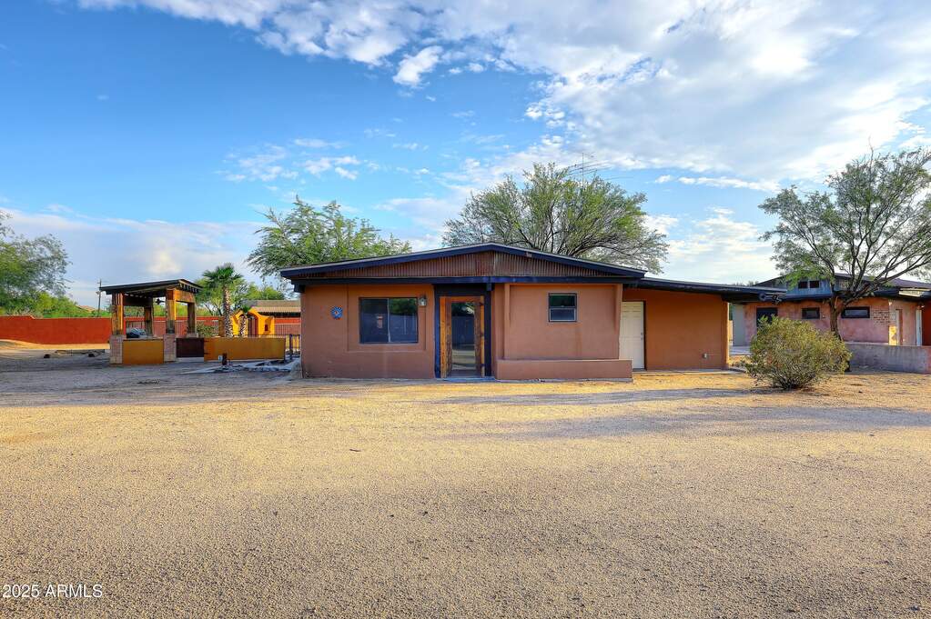 5 Bedroom Single Family Home/House's Image 34