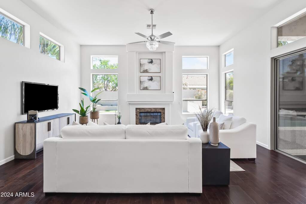 5 Bedroom Single Family Home/House's Image 8