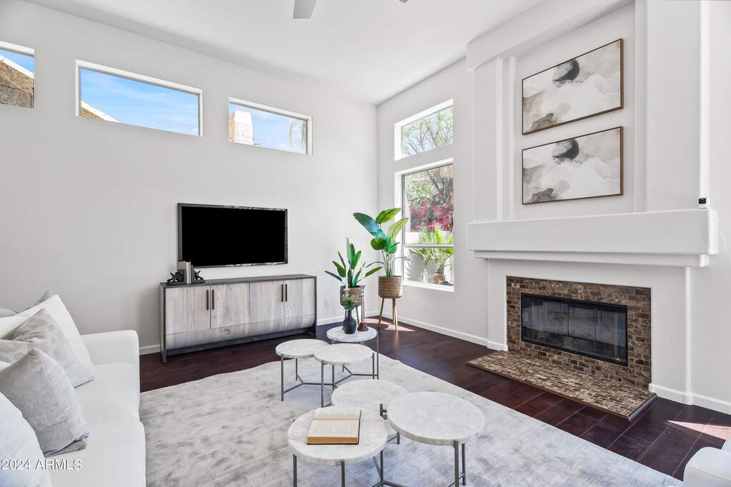 5 Bedroom Single Family Home/House's Image 10