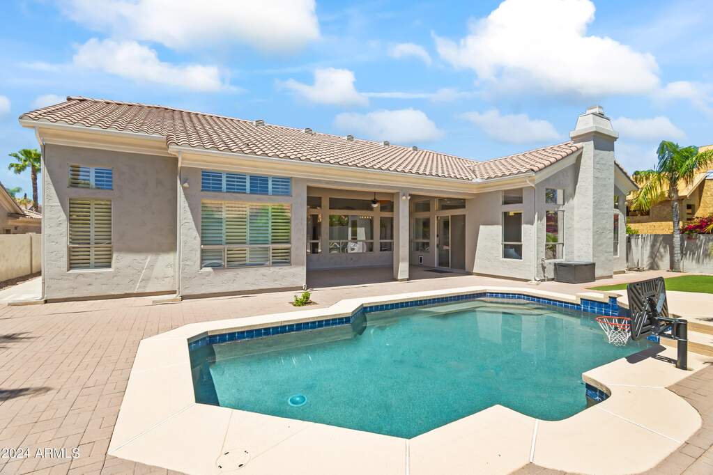 5 Bedroom Single Family Home/House's Image 35