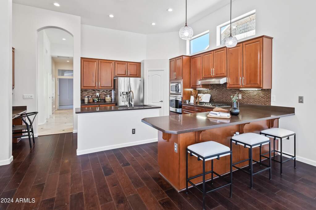 5 Bedroom Single Family Home/House's Image 6