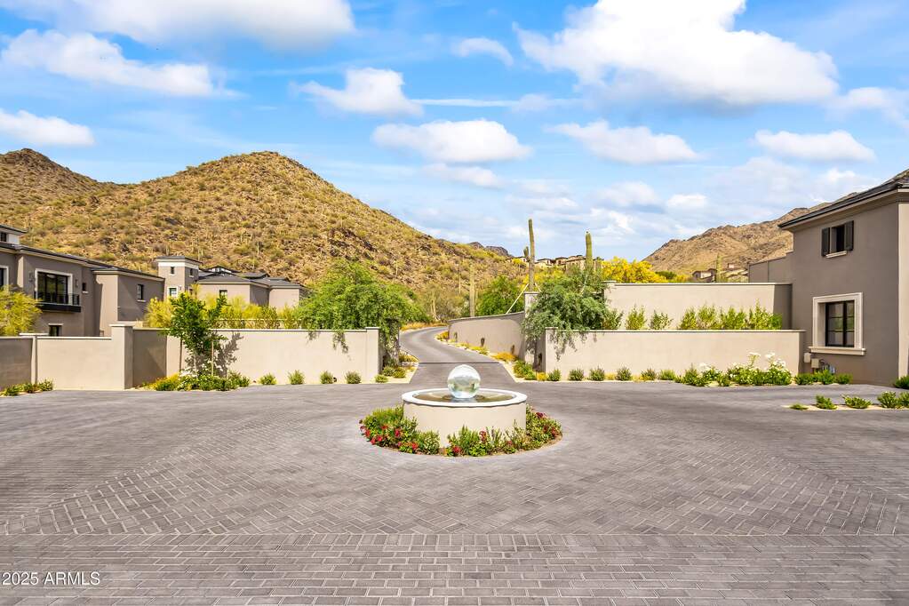 6742 N 48th Street, Paradise Valley, AZ 85253 with ID ARMLS6964618
