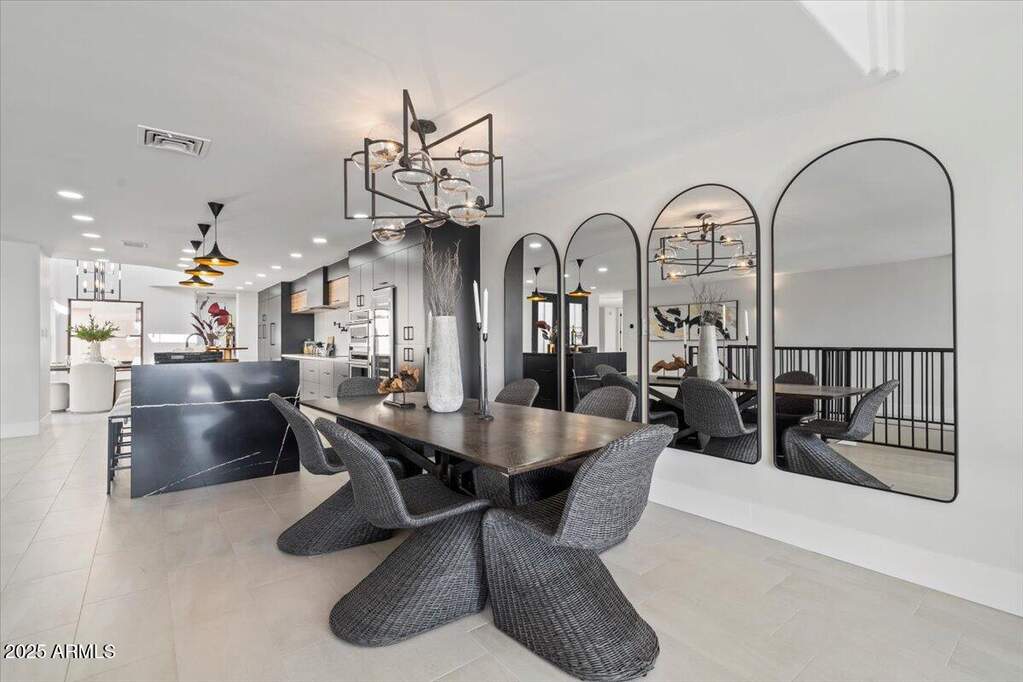 4 Bedroom Villa/Townhouse's Image 6