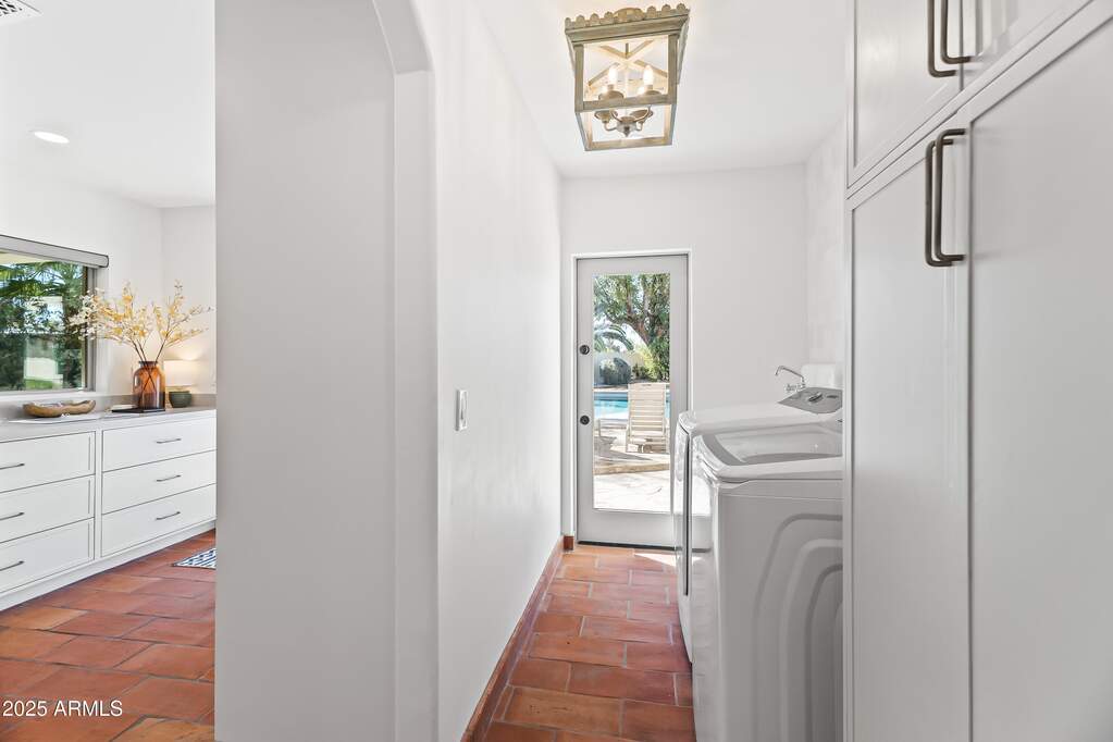 5 Bedroom Single Family Home/House's Image 12