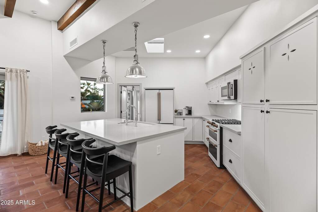 5 Bedroom Single Family Home/House's Image 23