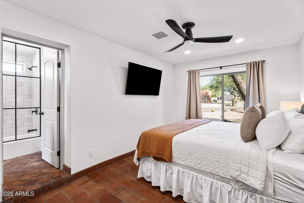 5 Bedroom Single Family Home/House's Image 29